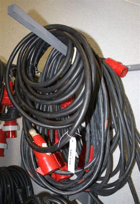 17-cables-32-amperes-triphases-et-adaptateurs-32-amperes-divers