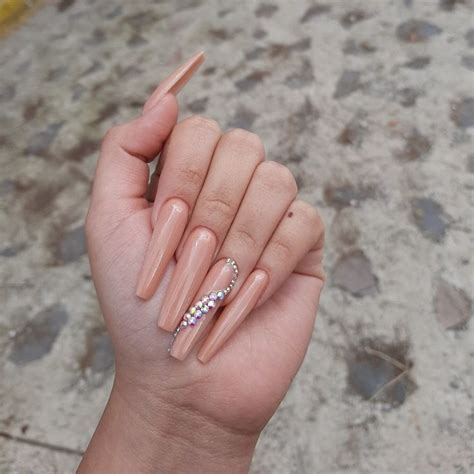 Uñas nude Uñas nude Uñas acrilicas blancas Uñas