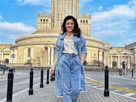 Katarzyna Cichopek Pozuje Odwa Nie W Bia Ym Bikini Gwiazda M Jak Mi O Tym Razem Ods Oni A