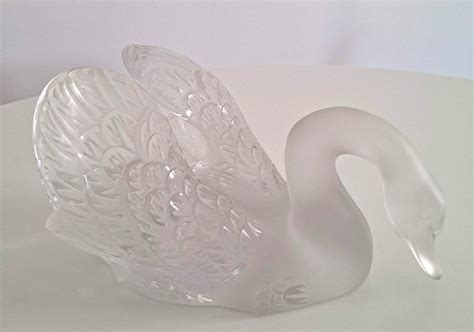 Swan Lalique Head Down