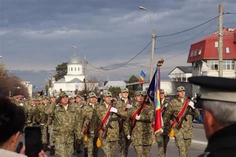 Foto Parada Militar Din Pite Ti Sabotat De Prefectul Radu Perianu