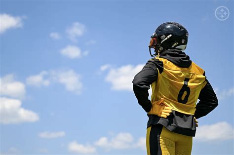 Steelers Patrick Queen Goes After Commanders Tight End John Bates For