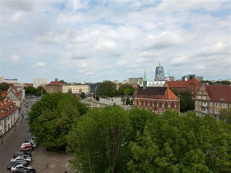 Ogromny taras widokowy na Zamku Książąt Pomorskich w Szczecinie W