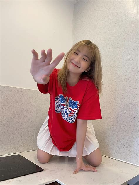 Hot Tiktoker Kh Nh Huy N H C I L N Tr C Tu I B D N M Ng H I Kh B H C Ch A Tinmoi