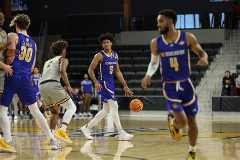 Highlanders Mens Basketball Comfortably Win Against Uc San Diego 65 72