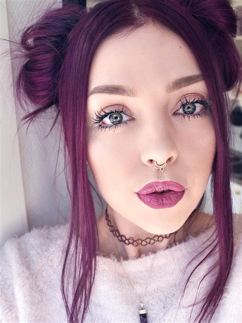 Check Out These 30 Edgy Hair Color Ideas And Their Makeup Looks Get