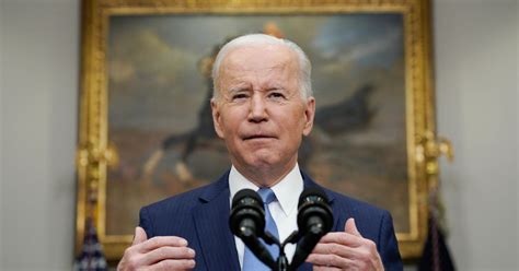 Biden Weighing More Than A Dozen Candidates For Supreme Court Vacancy