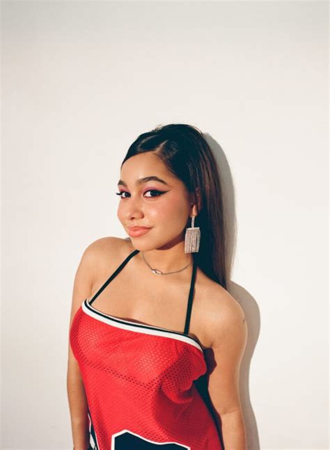 Hot Sexy Elana Caceres Bikini Pics