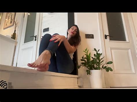 Footfetish In Sneakers XVIDEOS