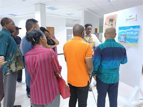 Paintings of Jesus’ Miracles Offer Hope in Suriname | Adventist Review