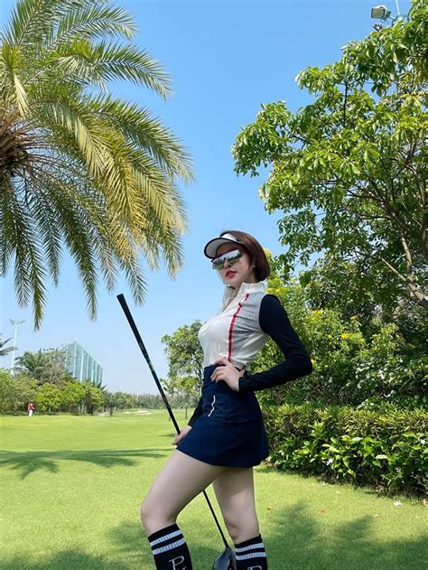 Hot Girl Tr M Anh G Y Ch Tr N S N Golf