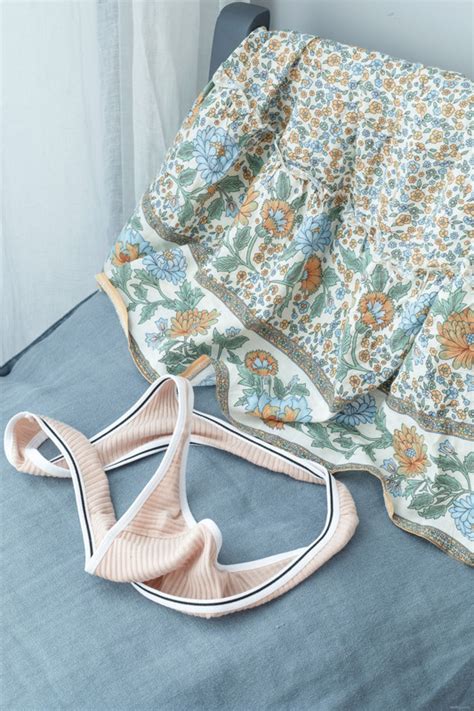 EB Naked Alone Ana BB High Postimages