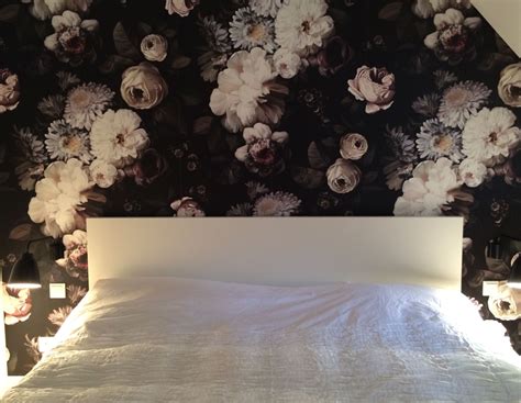 Floral Wallpaper Bedroom Decor