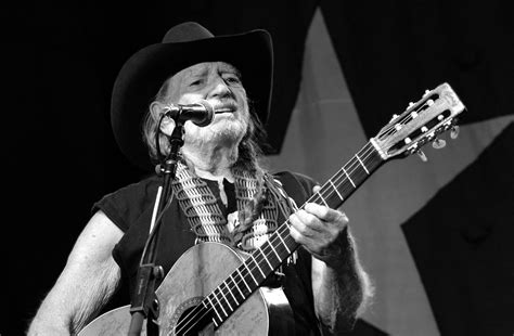 7 Incredible Things Learned From Willie Nelsons Rolling Stone