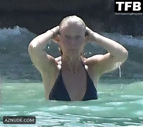 Apple Martin Sexy Seen With Gwyneth Paltrow Put On A Bikini Show Out On The Beach In Barbados