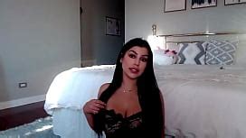 MILF With Big Tits Gets Tricked While She Is In The Shower XNXX