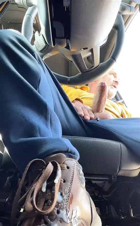 Car Wank Gay Bear Bear Porn Feat Daddybearvlc By FapHouse XHamster