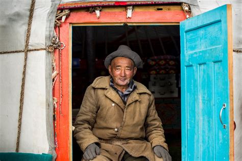 tips  photographing local people