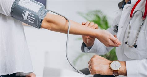 گیاهان دارویی که فشار خون را بالا میبرد این گیاهان فشار را پایین می