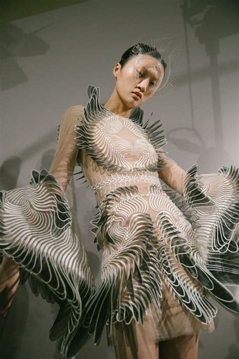 Go See Iris Van Herpens Hi Tech Haute Couture Sculptures Irl In Paris