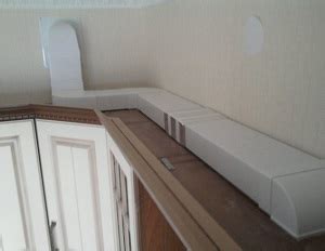 Пластиковый короб под вытяжку на кухне фото