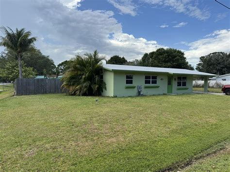 2711 S 27th Street, Fort Pierce, FL 34981 - See Est. Value, Schools & More