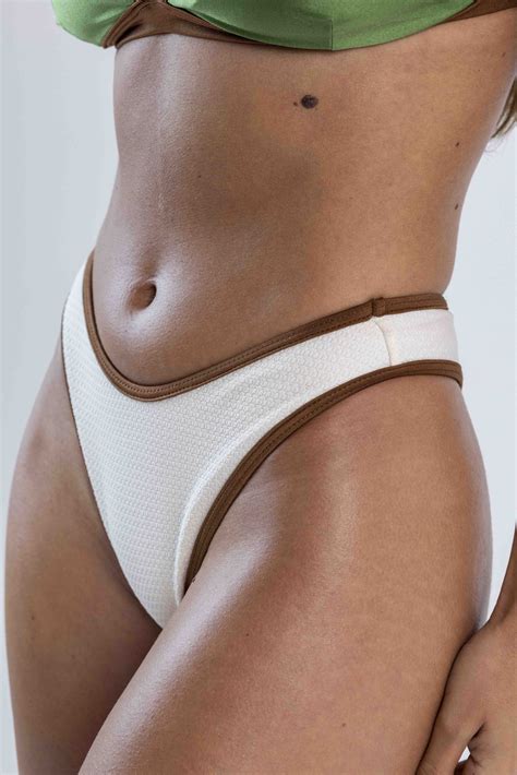 BOTTOM CUECA DE BIKINI LUMIÈRE V Lamèr