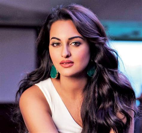 Half Nude Sonakshi Sinha Photos You Must See