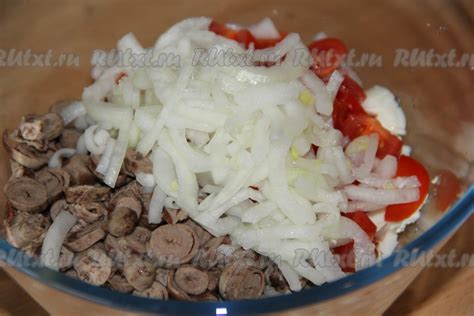 Салат с куриными сердечками и маринованным луком: 12 фото в рецепте