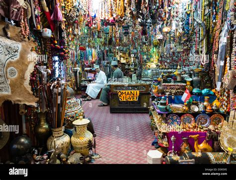 Oman Muscat Mutrah Souq Shop Stockfotos und -bilder Kaufen - Alamy