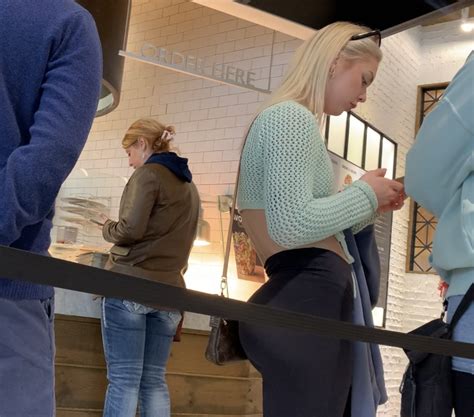 GORGEOUS BUBBLE BUTT BLONDE Waiting In Line Spandex Leggings Yoga