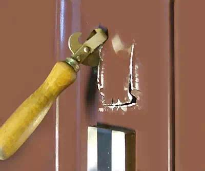 Какой металл в бронированных дверях? О толщине металла в стальных ...