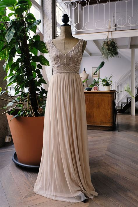 Robe cocktail nude à perles et sequins La Sève