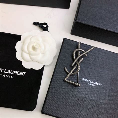 Yves Saint Laurent брошь - купить с доставкой по выгодным ценам в ...