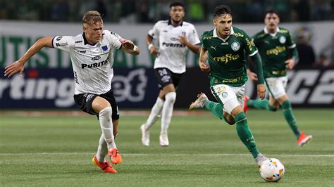 Raphael Veiga Celebra Três Assistências Em Vitória Do Palmeiras E