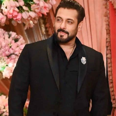 Salman Khan Makes Stylish Entry At Anant Ambani S Grand Sangeet Celebration