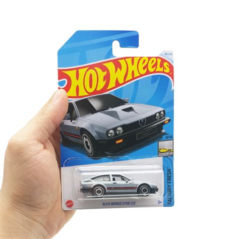 Đồ Chơi Mô Hình Siêu Xe Hot Wheels C4982 98 250 Alfa Romeo GTV6 3 0 Mẫu FAHASA