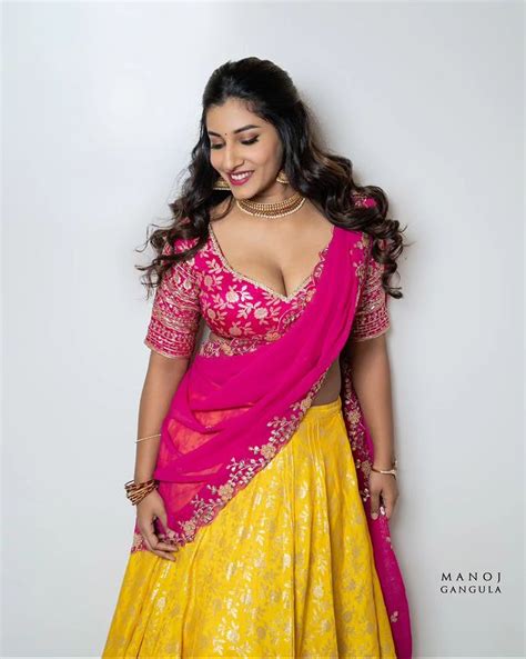 Vishnu Priya S Hot Half Saree Poses Vishnu Priya S Hot Half Saree Poses