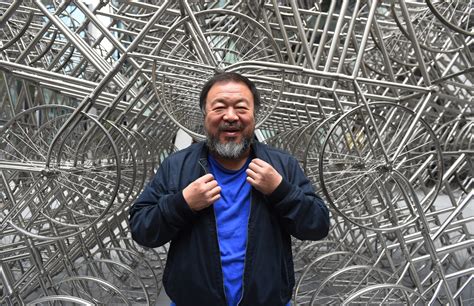 Mapping Ai Weiwei Crowds Flock For Glimpse Of Artists Readymade At