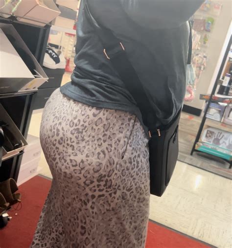 Rica Abuelita Culaso GILF Fat Ass Spandex Leggings Yoga Pants Forum