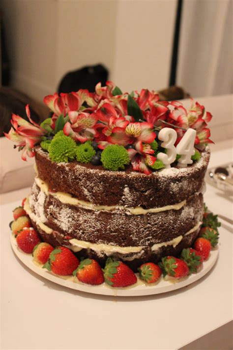 PETIT FOUR Naked Cake