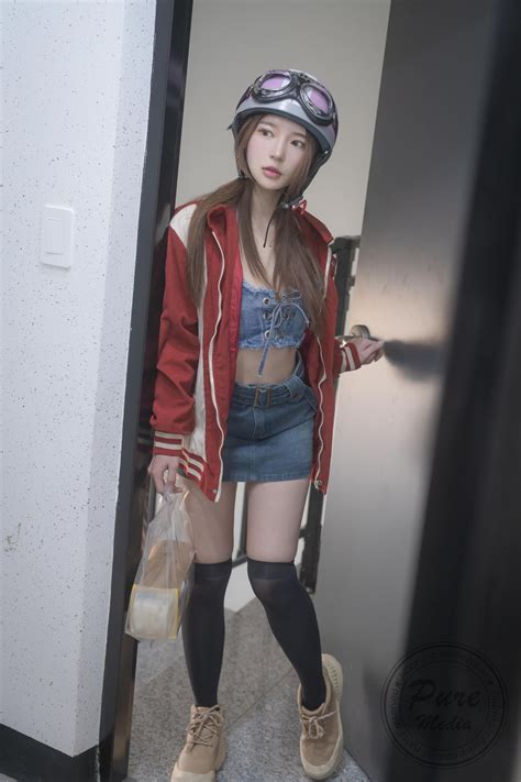 Yeha Pure Media Vol Expensive And Delicious Naked Hen Set Everia Club