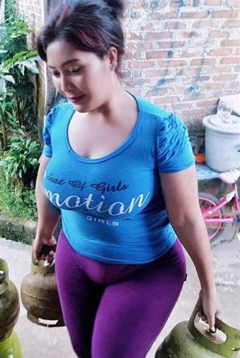 Temukan Ide Stw Hot Dan Wanita Gaya Hijab Gadis Wanita Berlekuk Dan Lainnya