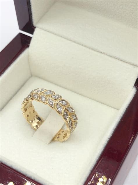 moissanite diamond  properties pros cons