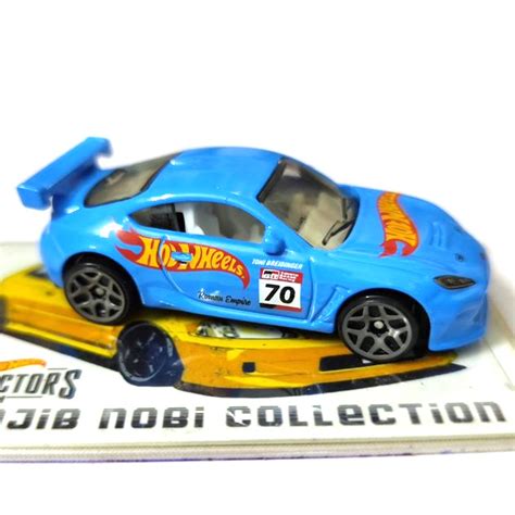 T Hunted Dois modelos inéditos na linha básica Hot Wheels de