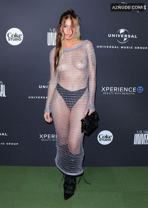 Cari Elise Fletcher Sexy Shows Off Her Tempting Tits And Butt At