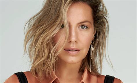 magalie lépine blondeau nue dans My XXX Hot Girl