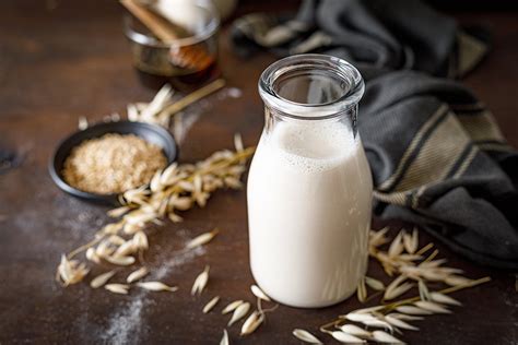 What Is Oat Milk And Is It Healthy Oat Milk Nutrition