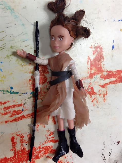 creative kids turn bratz dolls  rey  star wars  force awakens