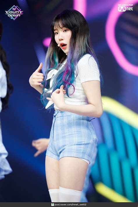 Momoland I M So Hot M Countdown Joo Won Kpop Girl Groups Korean Girl Groups Kpop